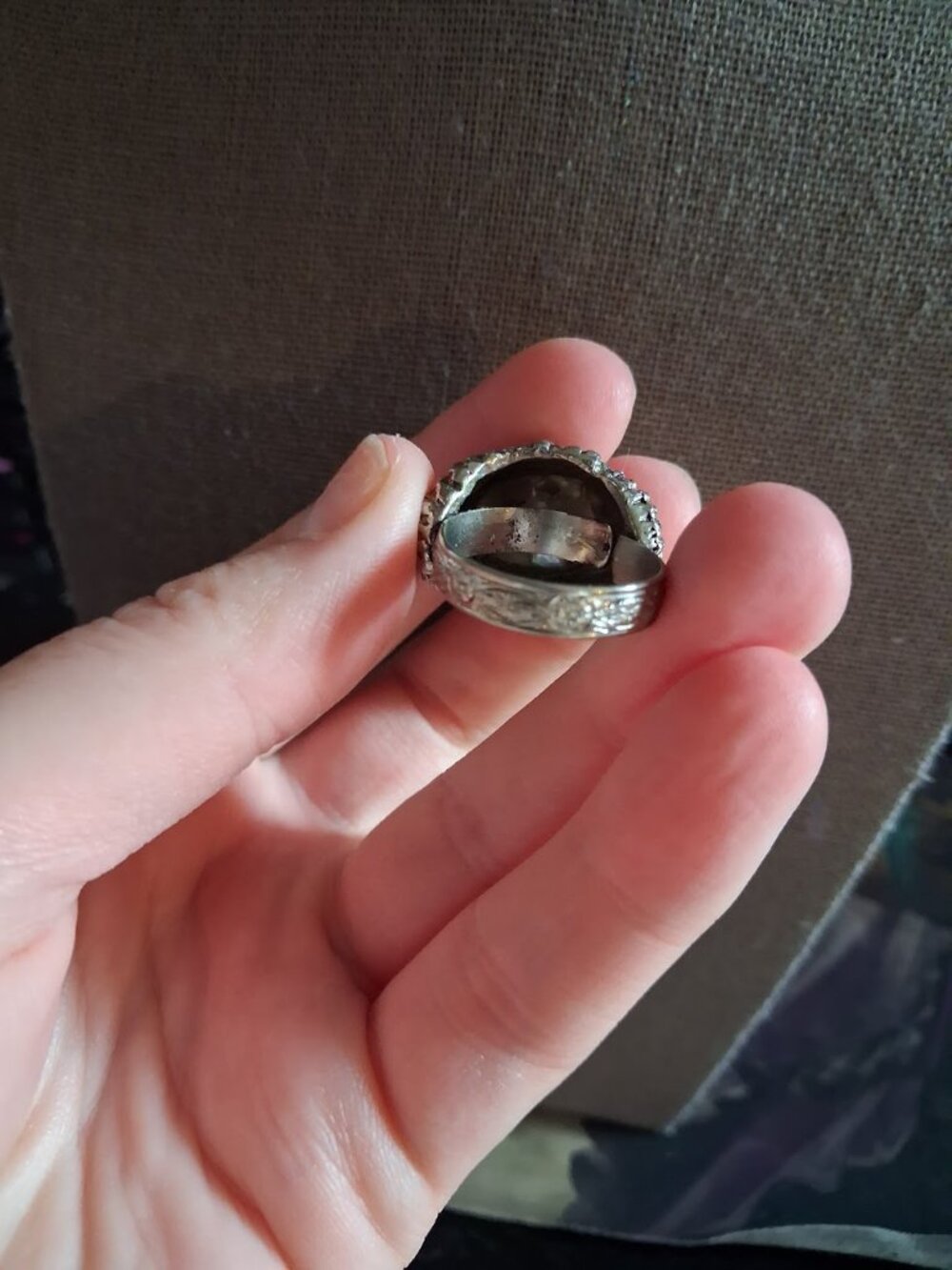 Sizeable Abalone ring - Picture 4 of 6